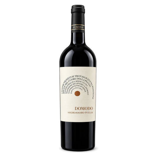 San Marzano Domodo Negroamaro Puglia IGP 2025 – bottiglia 75 cl centrata su fondo bianco quadrato